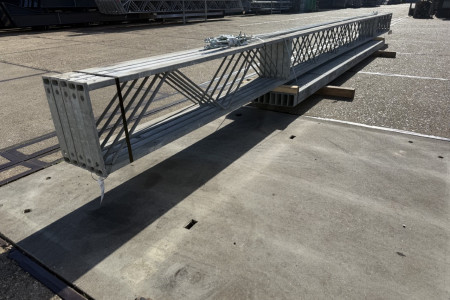 7.55 x 16.00m (121m²) platdak